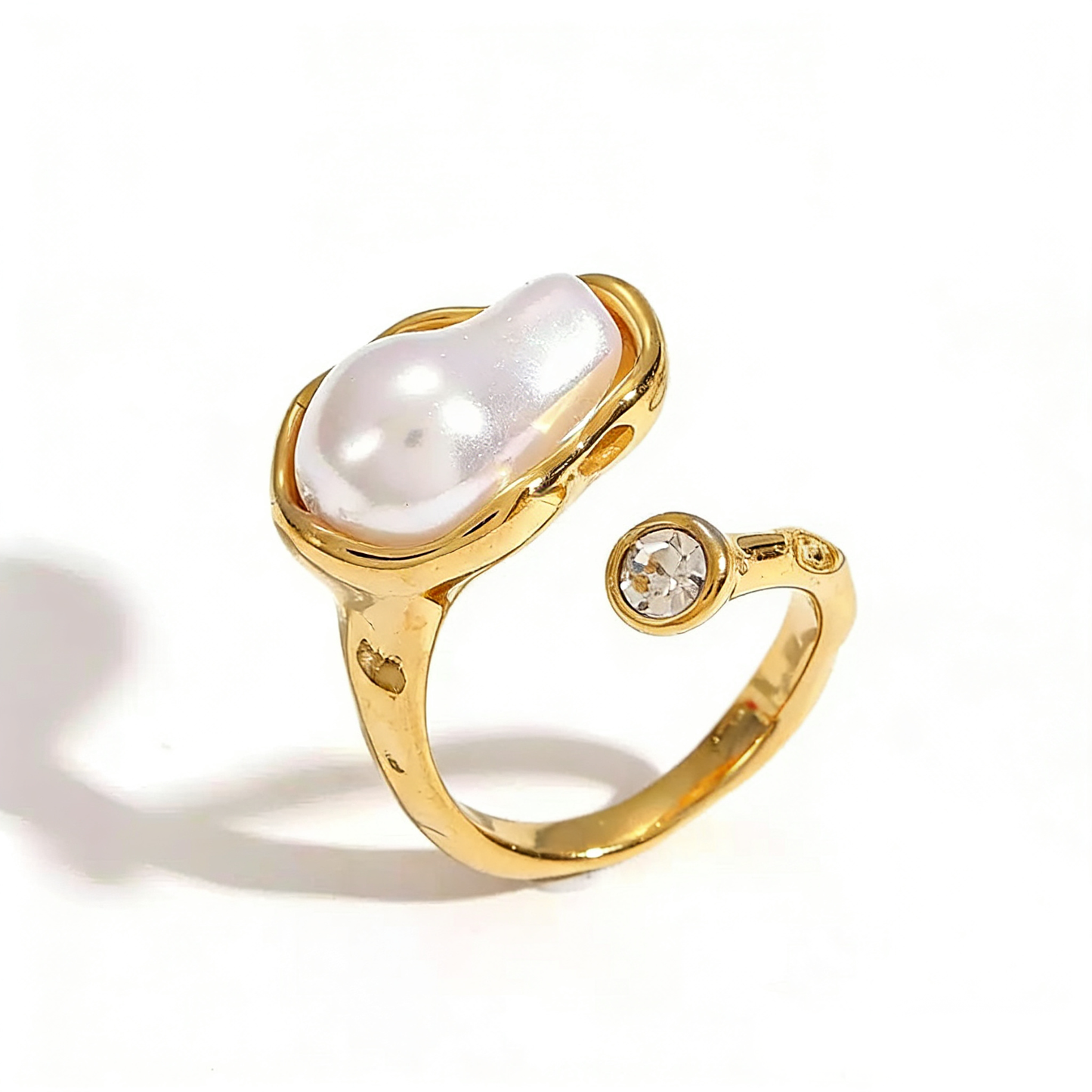 Everly Pearl Ring Water Resistant